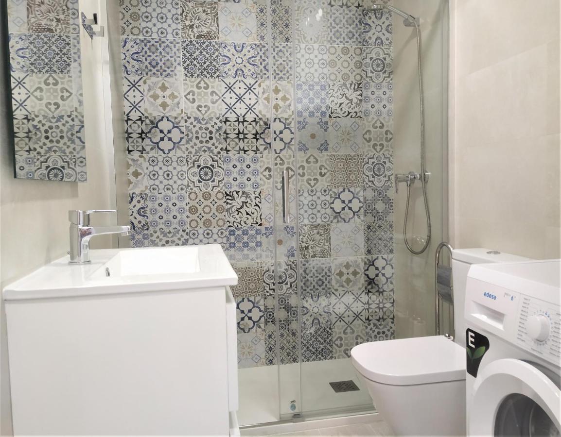 1 Bedroom Beachfront Apartment At Torecilla Beach Nerja Bagian luar foto