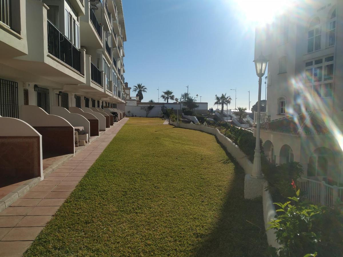 1 Bedroom Beachfront Apartment At Torecilla Beach Nerja Bagian luar foto