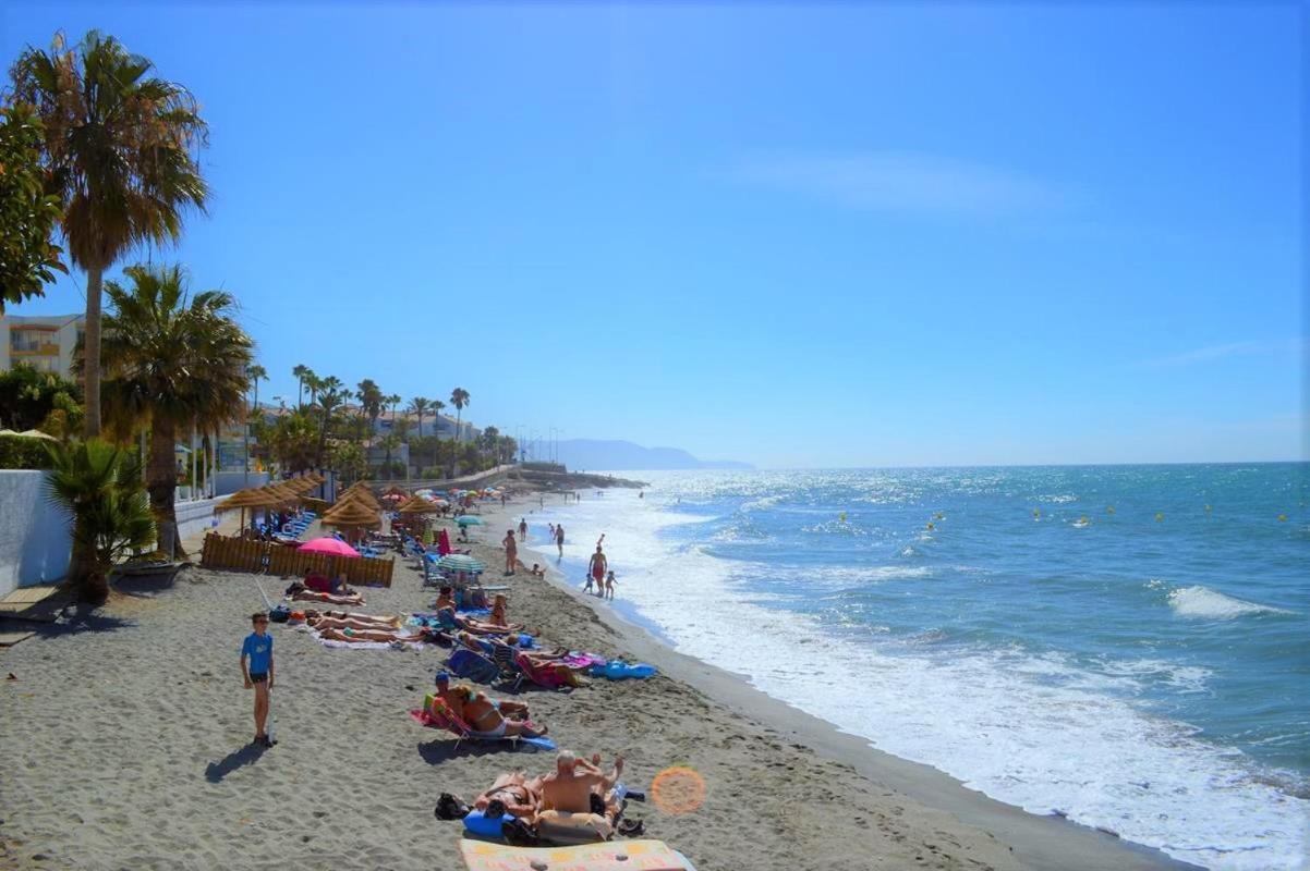 1 Bedroom Beachfront Apartment At Torecilla Beach Nerja Bagian luar foto