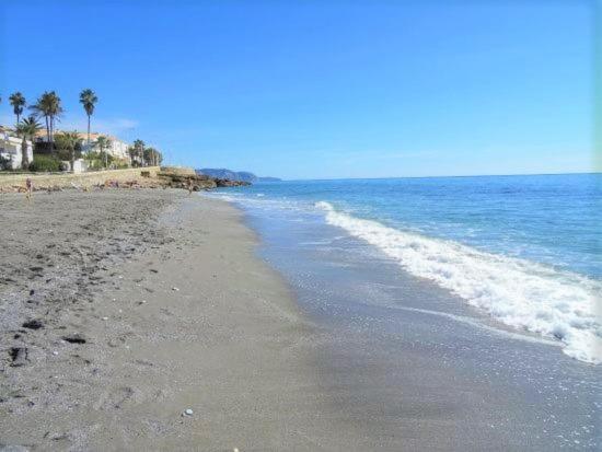 1 Bedroom Beachfront Apartment At Torecilla Beach Nerja Bagian luar foto