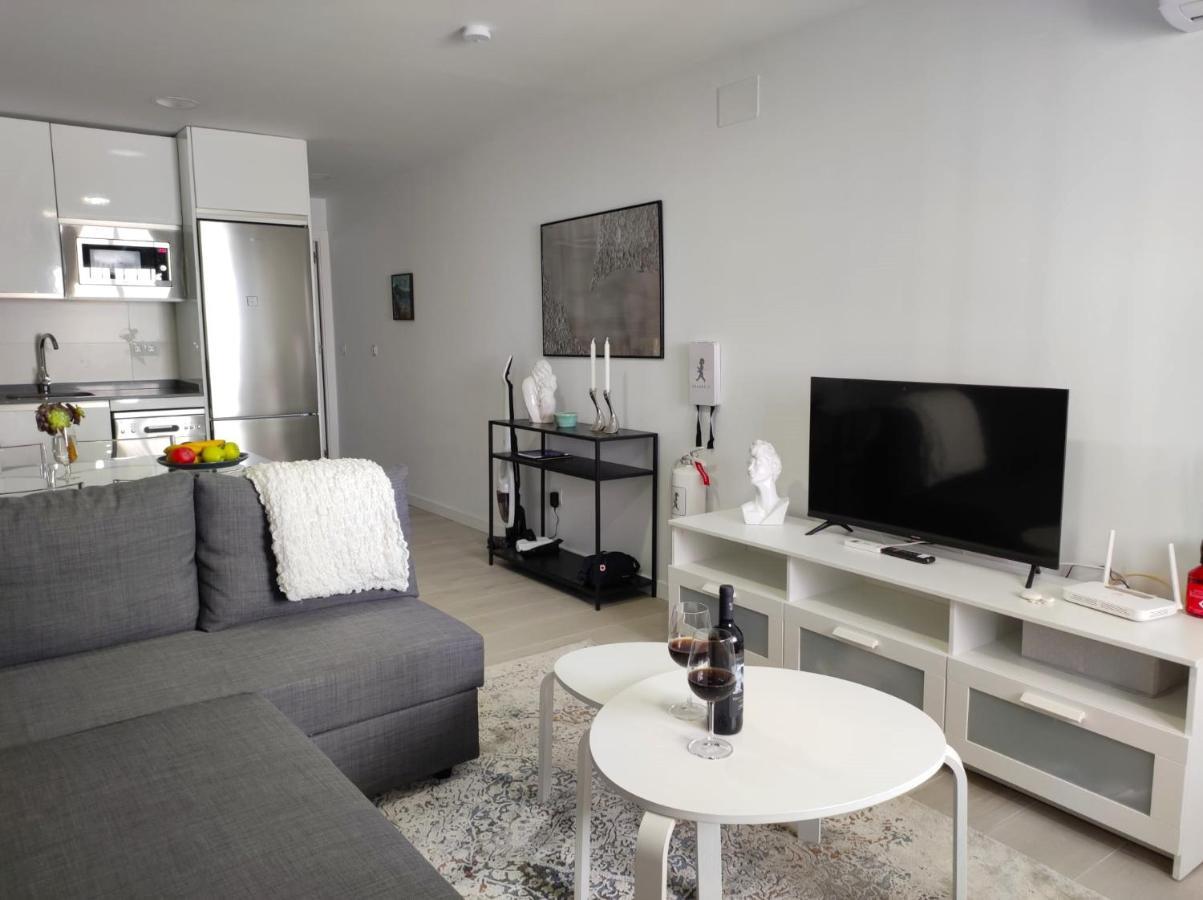 1 Bedroom Beachfront Apartment At Torecilla Beach Nerja Bagian luar foto
